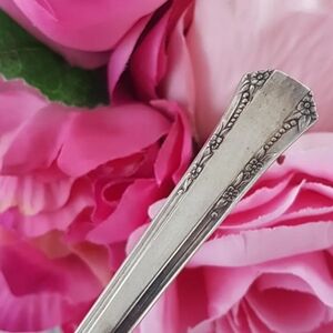 Vintage 1881 Rogers Oneida Del Mar Silverplate Cutlery Set 12 Pieces (1939)